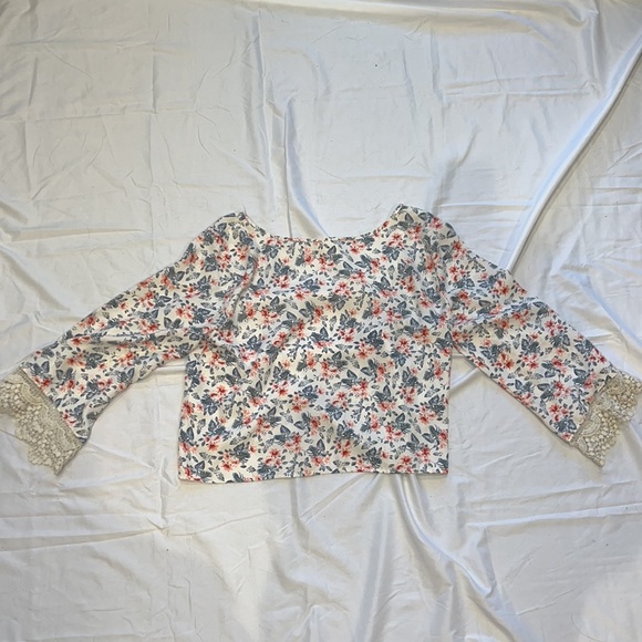 Floral Blouse - Picture 2 of 2